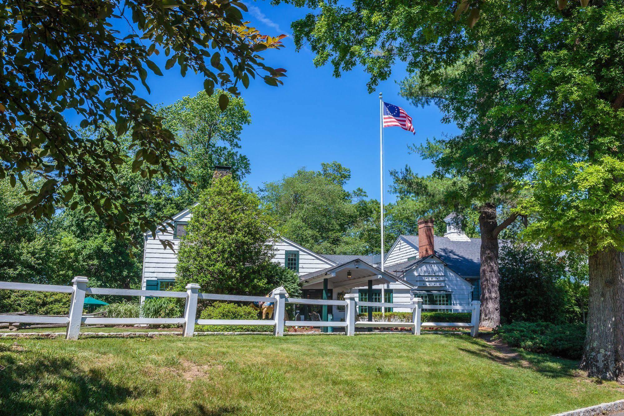 The Olde Mill Inn Basking Ridge Exteriér fotografie